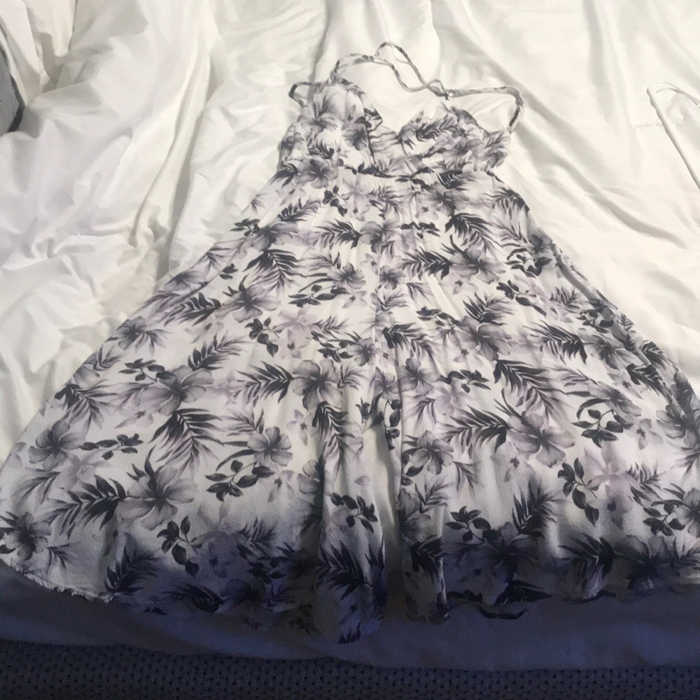 Flowery open back cross jumpsuit